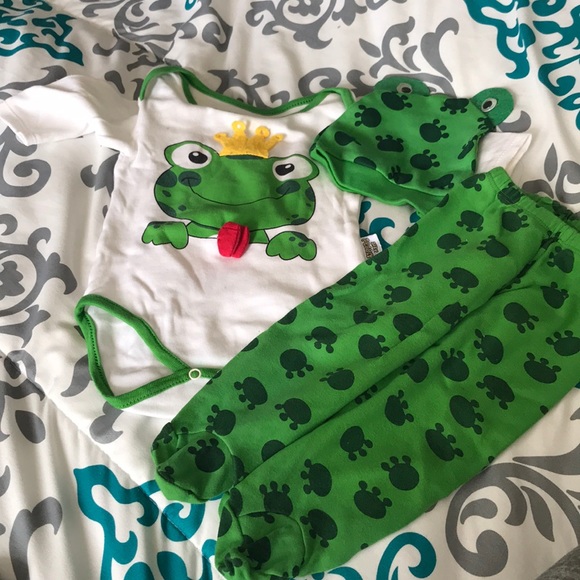 Boy PJ 6months. 🐸 - Picture 1 of 2